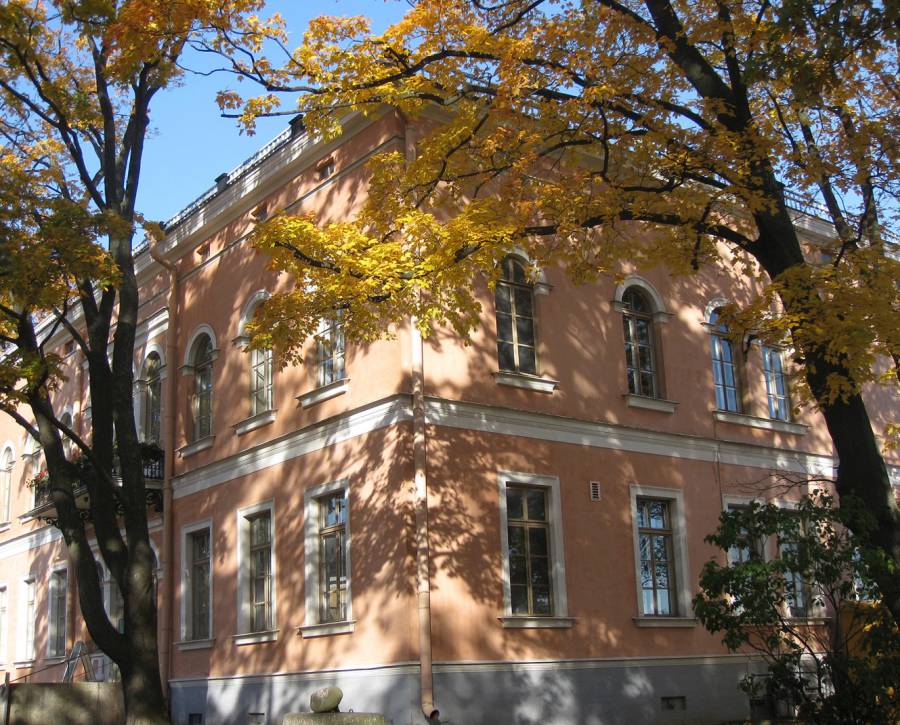 Hakasalmi huvila auringonsuojakalvot